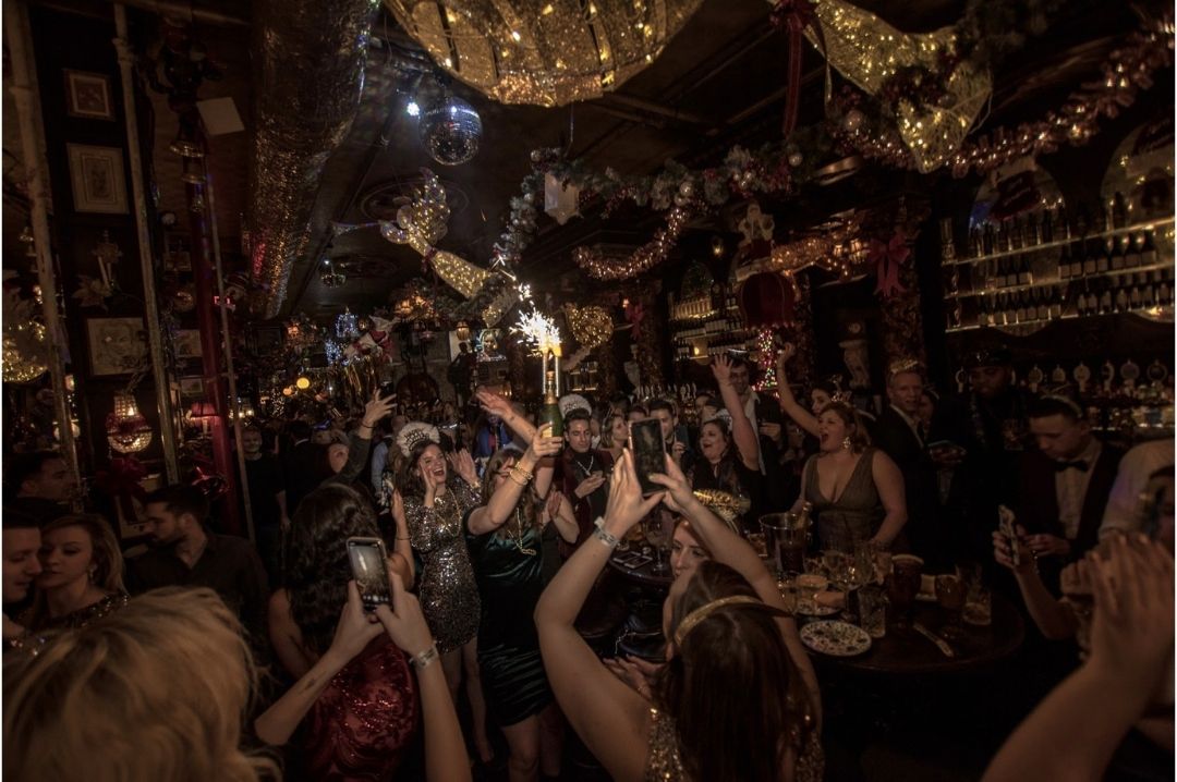 oscarwilde_themedbar_newyork